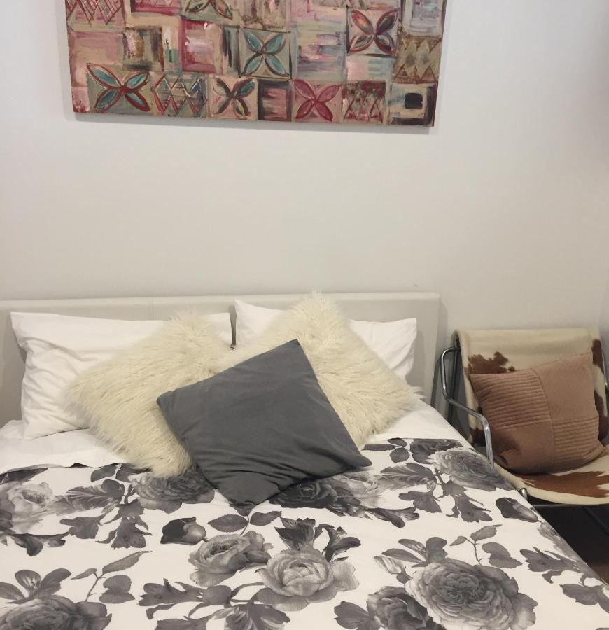 Cool Apartment, Central To Everything, Share With 2X Bulldogs Auckland Exterior foto