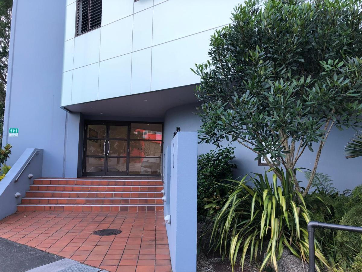 Cool Apartment, Central To Everything, Share With 2X Bulldogs Auckland Exterior foto