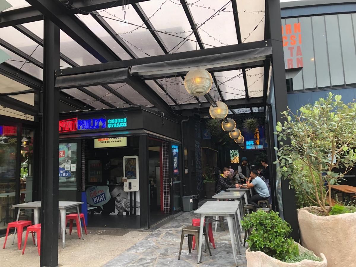 Cool Apartment, Central To Everything, Share With 2X Bulldogs Auckland Exterior foto