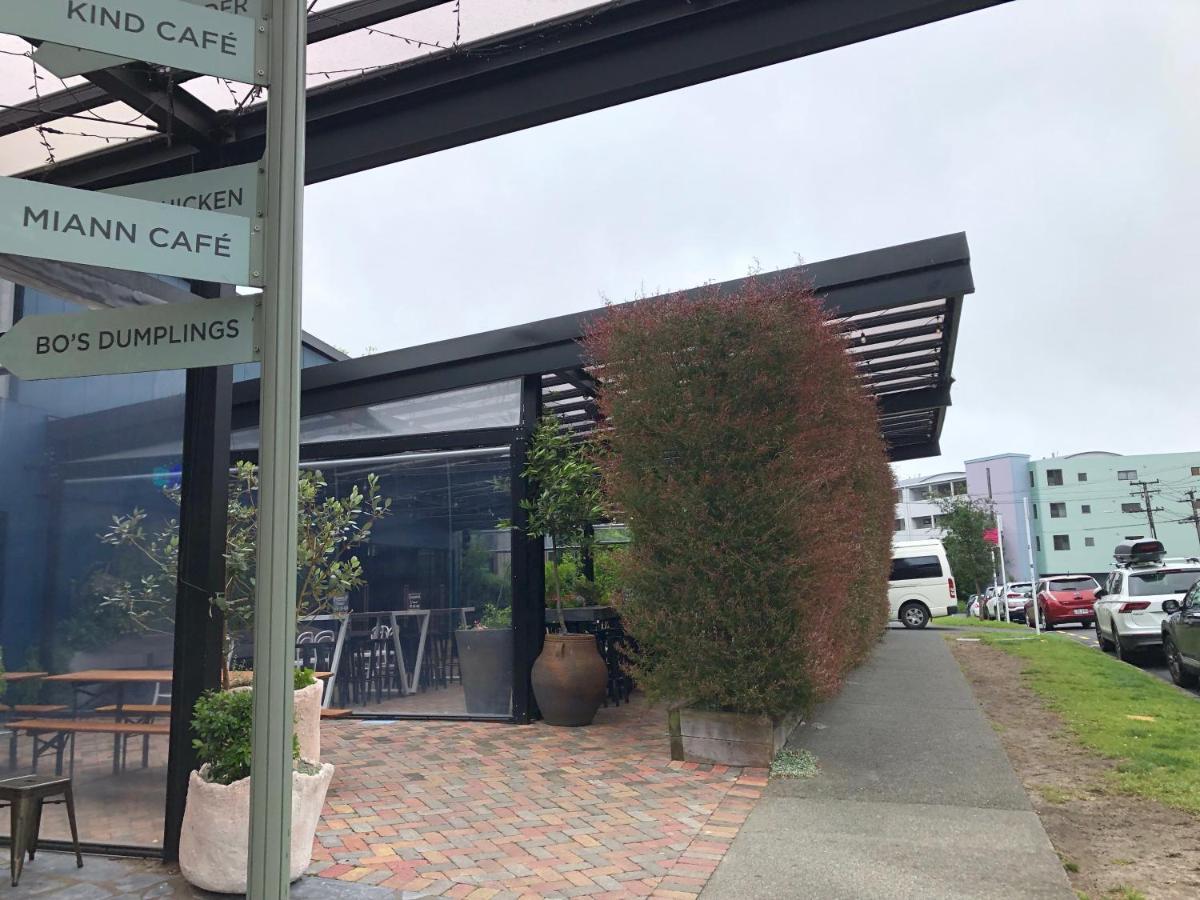 Cool Apartment, Central To Everything, Share With 2X Bulldogs Auckland Exterior foto